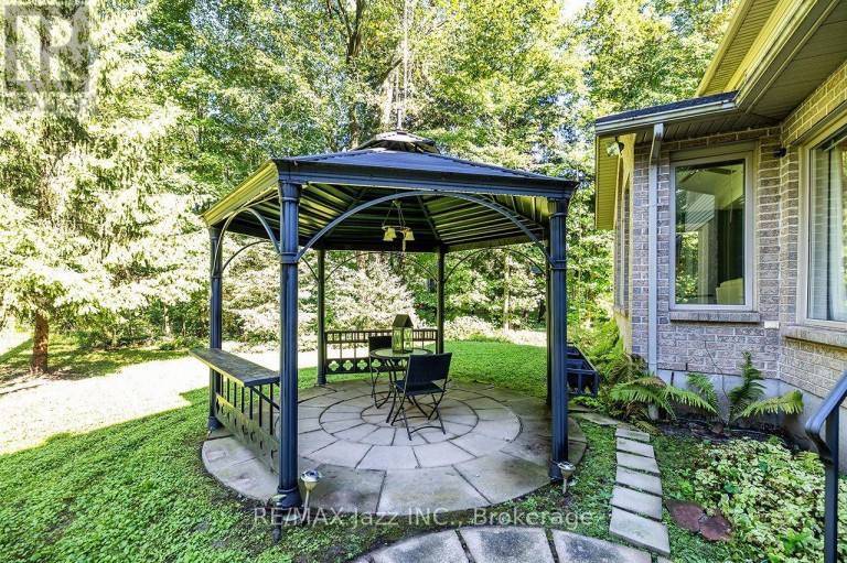 20 TIMBERLANE COURT, Clarington, Ontario, L1E2H1
