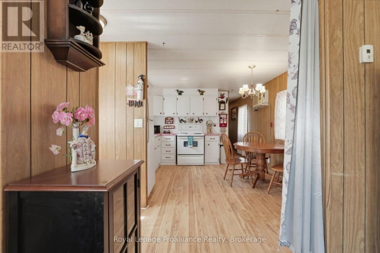 5 KENNETH BOULEVARD, Quinte West (Sidney Ward), Ontario, K8N4Z3