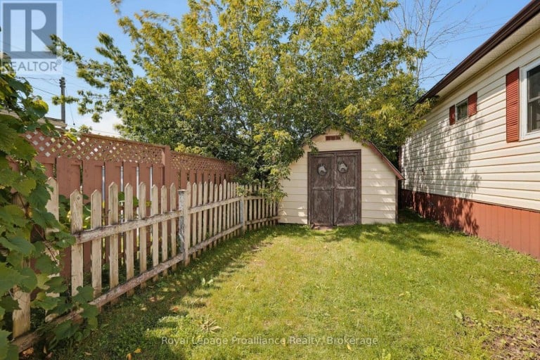 5 KENNETH BOULEVARD, Quinte West (Sidney Ward), Ontario, K8N4Z3