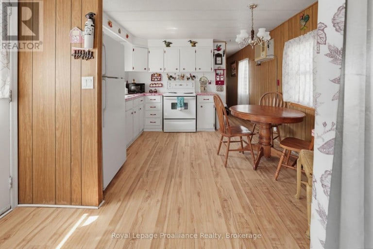 5 KENNETH BOULEVARD, Quinte West (Sidney Ward), Ontario, K8N4Z3