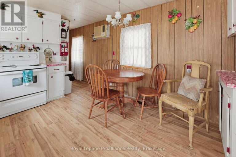 5 KENNETH BOULEVARD, Quinte West (Sidney Ward), Ontario, K8N4Z3