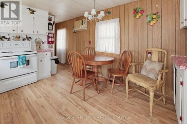 5 KENNETH BOULEVARD Quinte West (Sidney Ward) Ontario photo 4