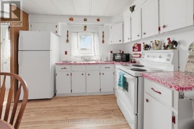 5 KENNETH BOULEVARD Quinte West (Sidney Ward) Ontario photo 5