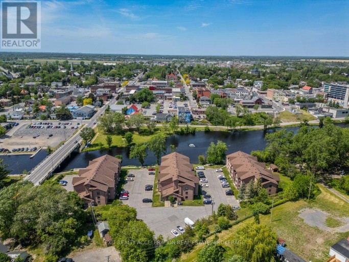 103 - 11 CENTRE STREET S, Greater Napanee (Greater Napanee), Ontario, K7R3X3