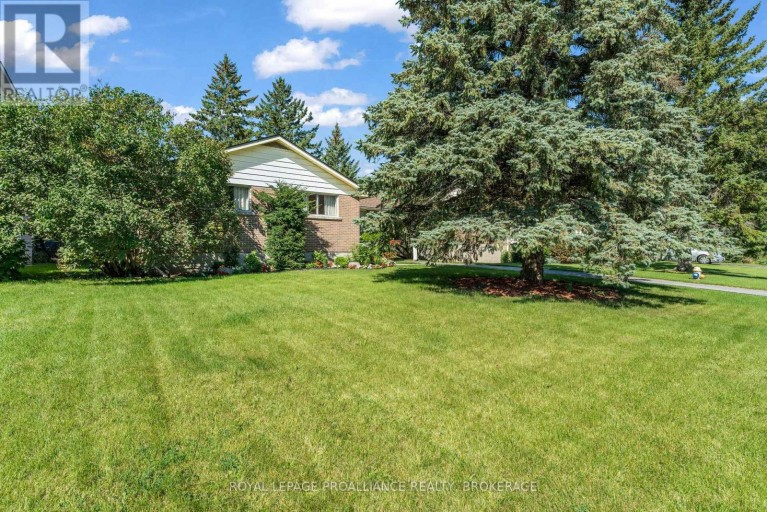 421 WINDWARD PLACE, Kingston (City SouthWest), Ontario, K7M4E5