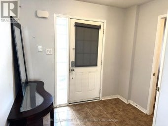 64 ADMIRAL CRESCENT Essa (Angus) Ontario photo 4