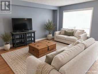 64 ADMIRAL CRESCENT Essa (Angus) Ontario photo 5