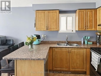 64 ADMIRAL CRESCENT Essa (Angus) Ontario photo 8