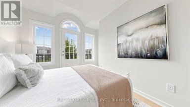 35 SHARBOT LANE Markham (Greensborough) Ontario photo 32