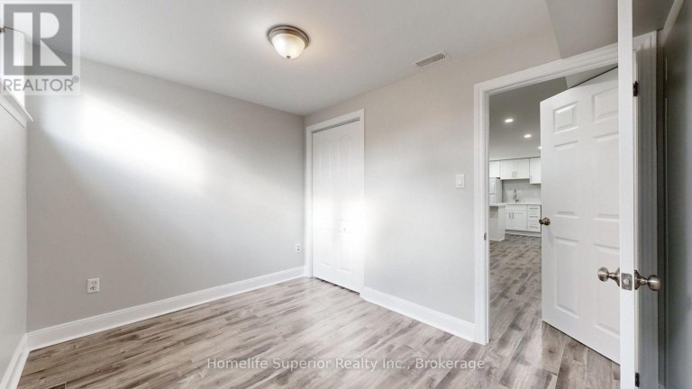 380 VANCOUVER CRESCENT, Oshawa (Vanier), Ontario, L1J5X9