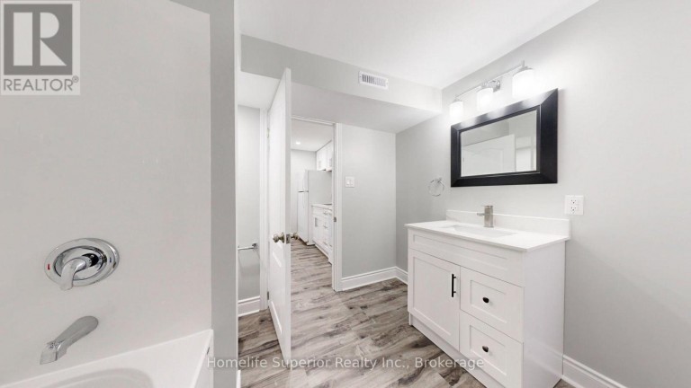 380 VANCOUVER CRESCENT, Oshawa (Vanier), Ontario, L1J5X9