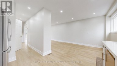 380 VANCOUVER CRESCENT Oshawa (Vanier) Ontario photo 10