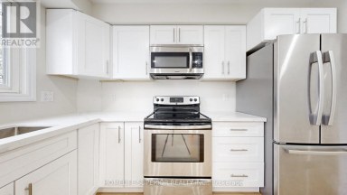 380 VANCOUVER CRESCENT Oshawa (Vanier) Ontario photo 13