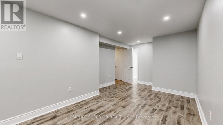 380 VANCOUVER CRESCENT, Oshawa (Vanier), Ontario, L1J5X9