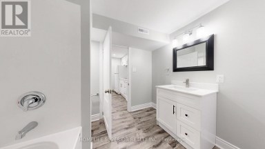 380 VANCOUVER CRESCENT Oshawa (Vanier) Ontario photo 32