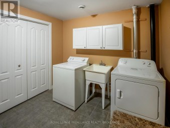 1098 COVERDALE DRIVE, Kingston (City SouthWest) Ontario