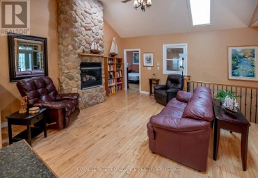 1098 COVERDALE DRIVE, Kingston (City SouthWest) Ontario