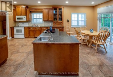 1098 COVERDALE DRIVE, Kingston (City SouthWest) Ontario