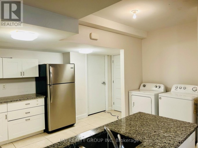 B - 492 MOODIE DRIVE, Ottawa, Ontario, K2H8A7