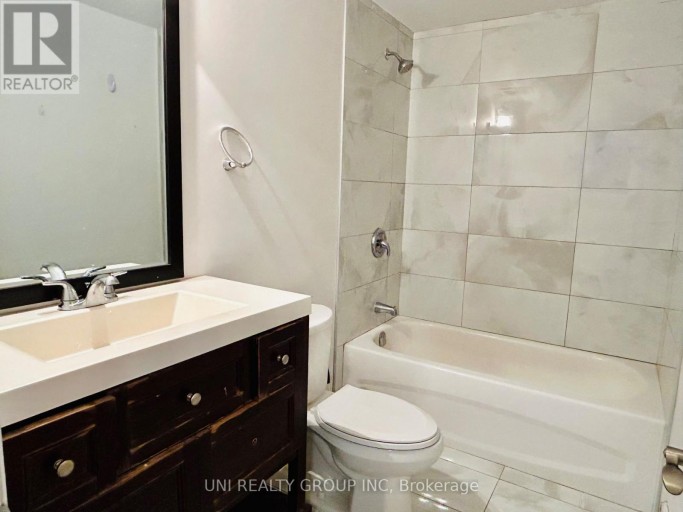 B - 492 MOODIE DRIVE, Ottawa, Ontario, K2H8A7