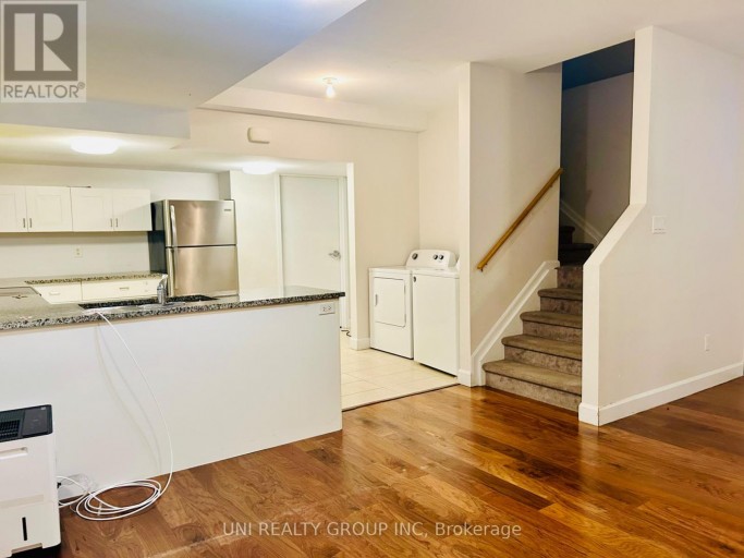 B - 492 MOODIE DRIVE, Ottawa, Ontario, K2H8A7