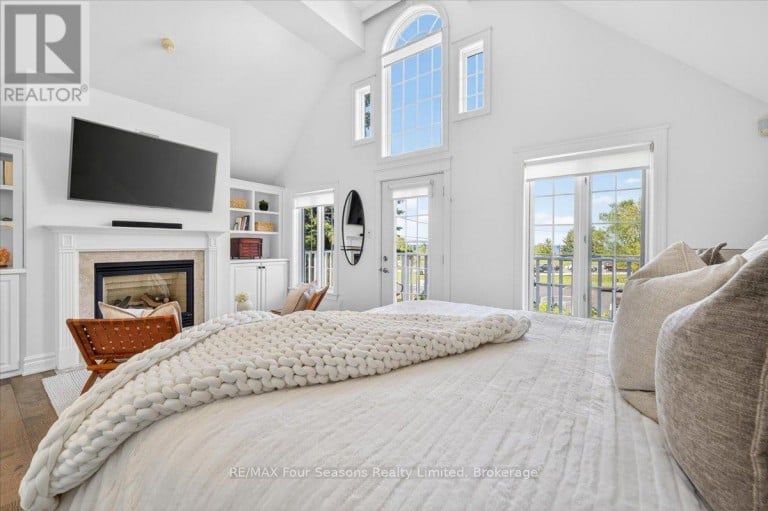 98 HURON STREET, Collingwood, Ontario, L9Y4Y3