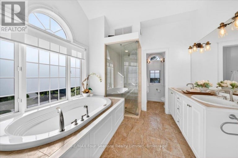 98 HURON STREET, Collingwood, Ontario, L9Y4Y3