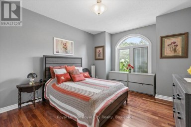 26 BRIDLE PATH Puslinch Ontario photo 17