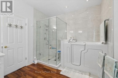 26 BRIDLE PATH Puslinch Ontario photo 24
