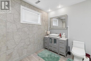 26 BRIDLE PATH Puslinch Ontario photo 37