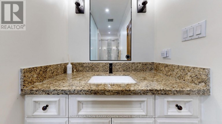 30 MARCUS COURT, Vaughan, Ontario, L6A1G2