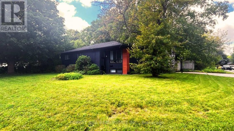 1 WILLIS DRIVE, Aurora (Aurora Highlands), Ontario, L4G2J8