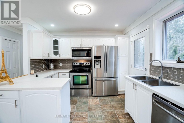 1 WILLIS DRIVE, Aurora (Aurora Highlands), Ontario, L4G2J8