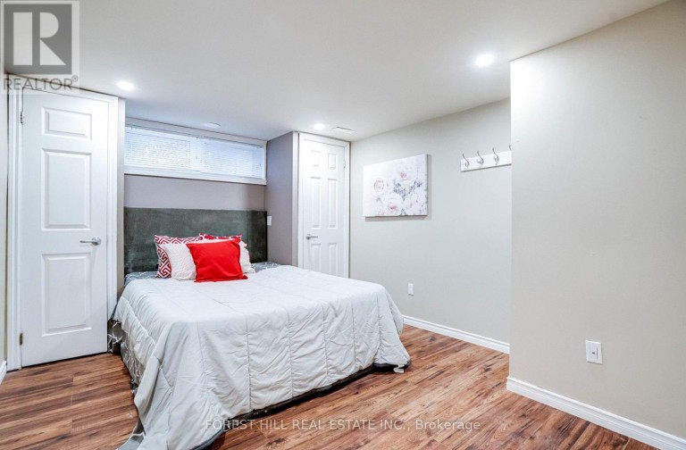 1 WILLIS DRIVE, Aurora (Aurora Highlands), Ontario, L4G2J8