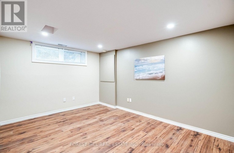 1 WILLIS DRIVE, Aurora (Aurora Highlands), Ontario, L4G2J8