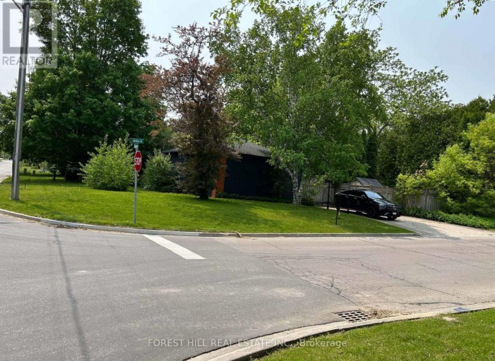 1 WILLIS DRIVE, Aurora (Aurora Highlands), Ontario, L4G2J8