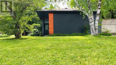 1 WILLIS DRIVE Aurora (Aurora Highlands) Ontario photo 3