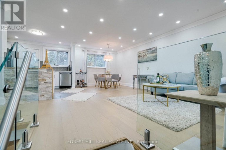 1 WILLIS DRIVE, Aurora (Aurora Highlands), Ontario, L4G2J8
