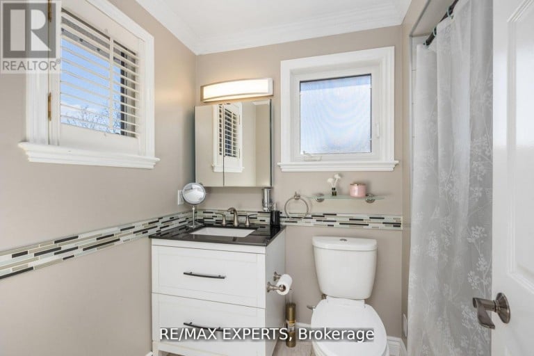 482 MALAGA ROAD, Mississauga (Fairview), Ontario, L5B3W2