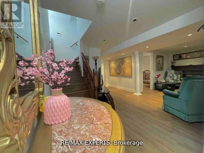 482 MALAGA ROAD, Mississauga (Fairview), Ontario, L5B3W2