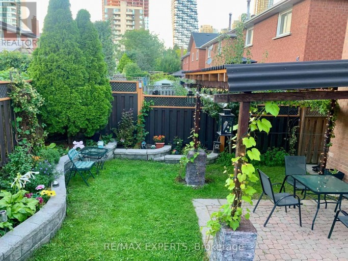 482 MALAGA ROAD, Mississauga (Fairview), Ontario, L5B3W2