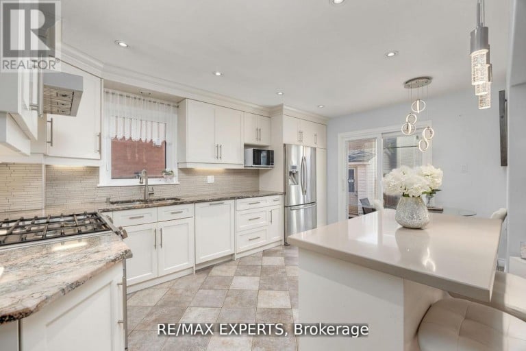 482 MALAGA ROAD, Mississauga (Fairview), Ontario, L5B3W2