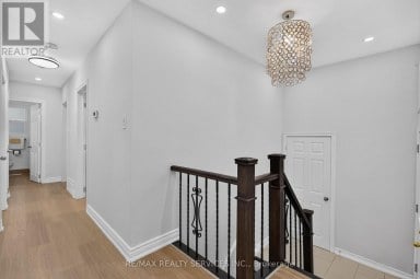 8 LENECK AVENUE Brampton (Northwood Park) Ontario photo 17
