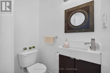8 LENECK AVENUE Brampton (Northwood Park) Ontario photo 18