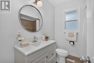 8 LENECK AVENUE Brampton (Northwood Park) Ontario photo 25
