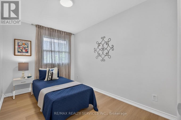 8 LENECK AVENUE, Brampton (Northwood Park), Ontario, L6X2A7