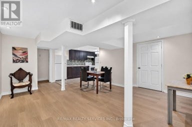 8 LENECK AVENUE Brampton (Northwood Park) Ontario photo 30