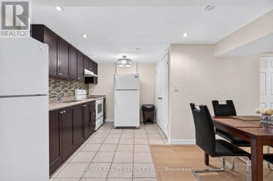 8 LENECK AVENUE Brampton (Northwood Park) Ontario photo 32