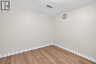 8 LENECK AVENUE Brampton (Northwood Park) Ontario photo 35