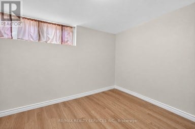8 LENECK AVENUE Brampton (Northwood Park) Ontario photo 36